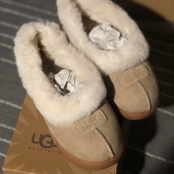 COPY - UGG rylan slipper - Picture 3 of 8